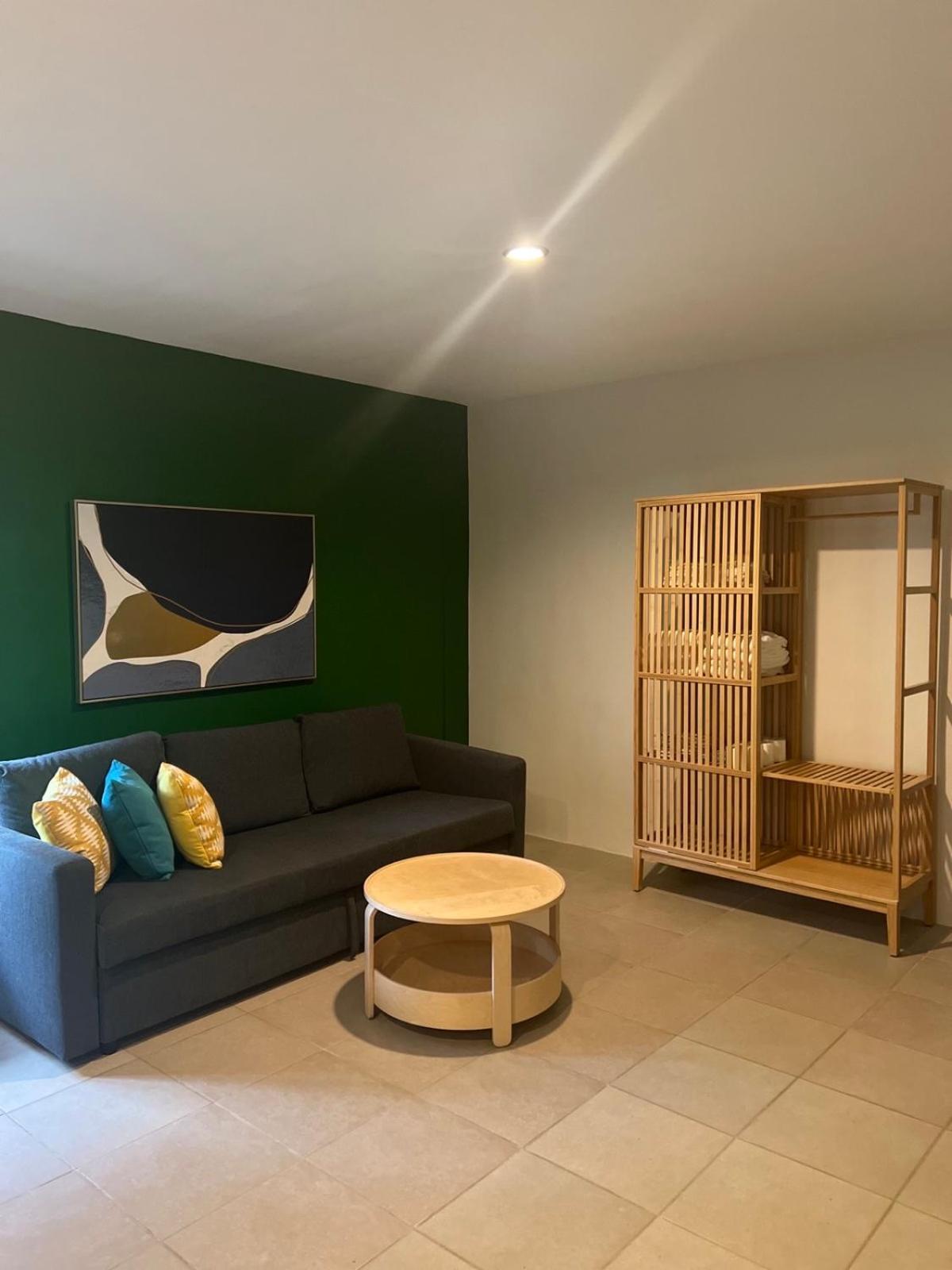 אולונגפו Emerald Manor Hotel מראה חיצוני תמונה